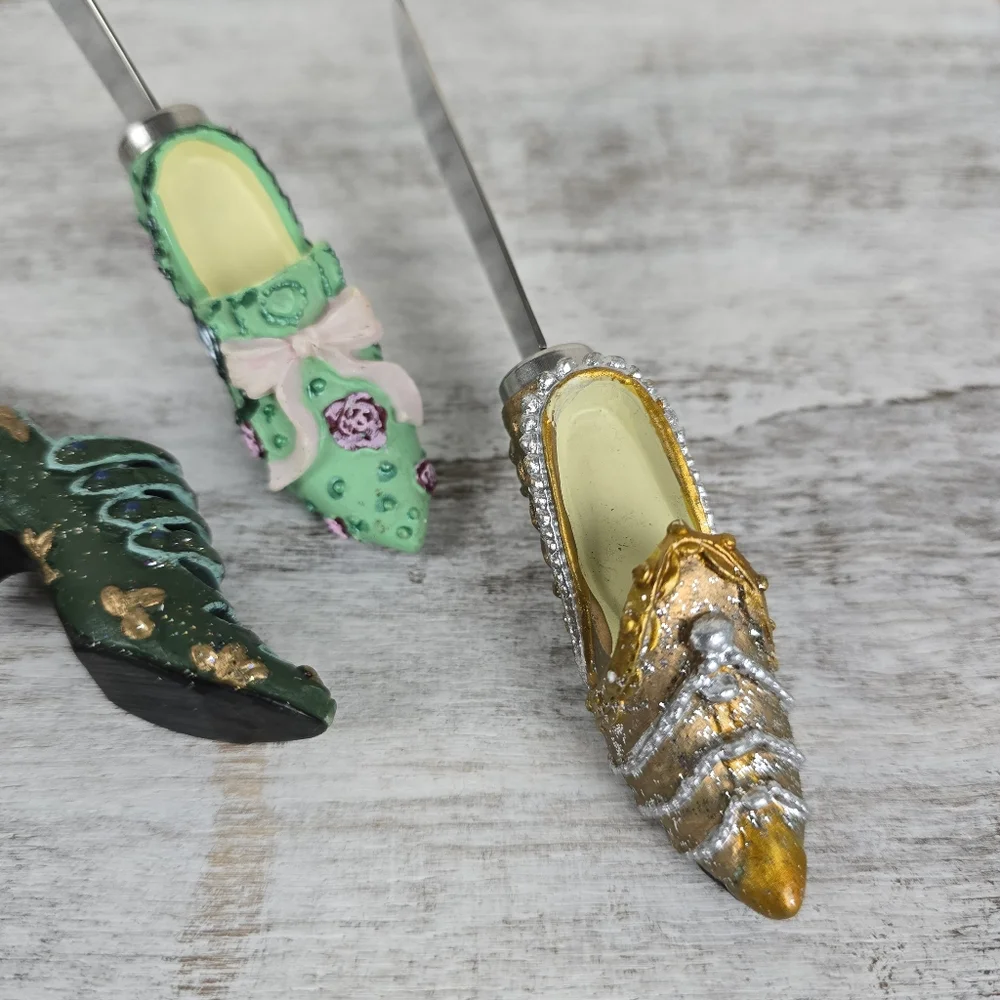 Four Butter Cheese Spreaders With Fancy Shoe Theme